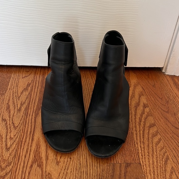 Vince Faye Open Toe Black Leather Bootie - Picture 5 of 8